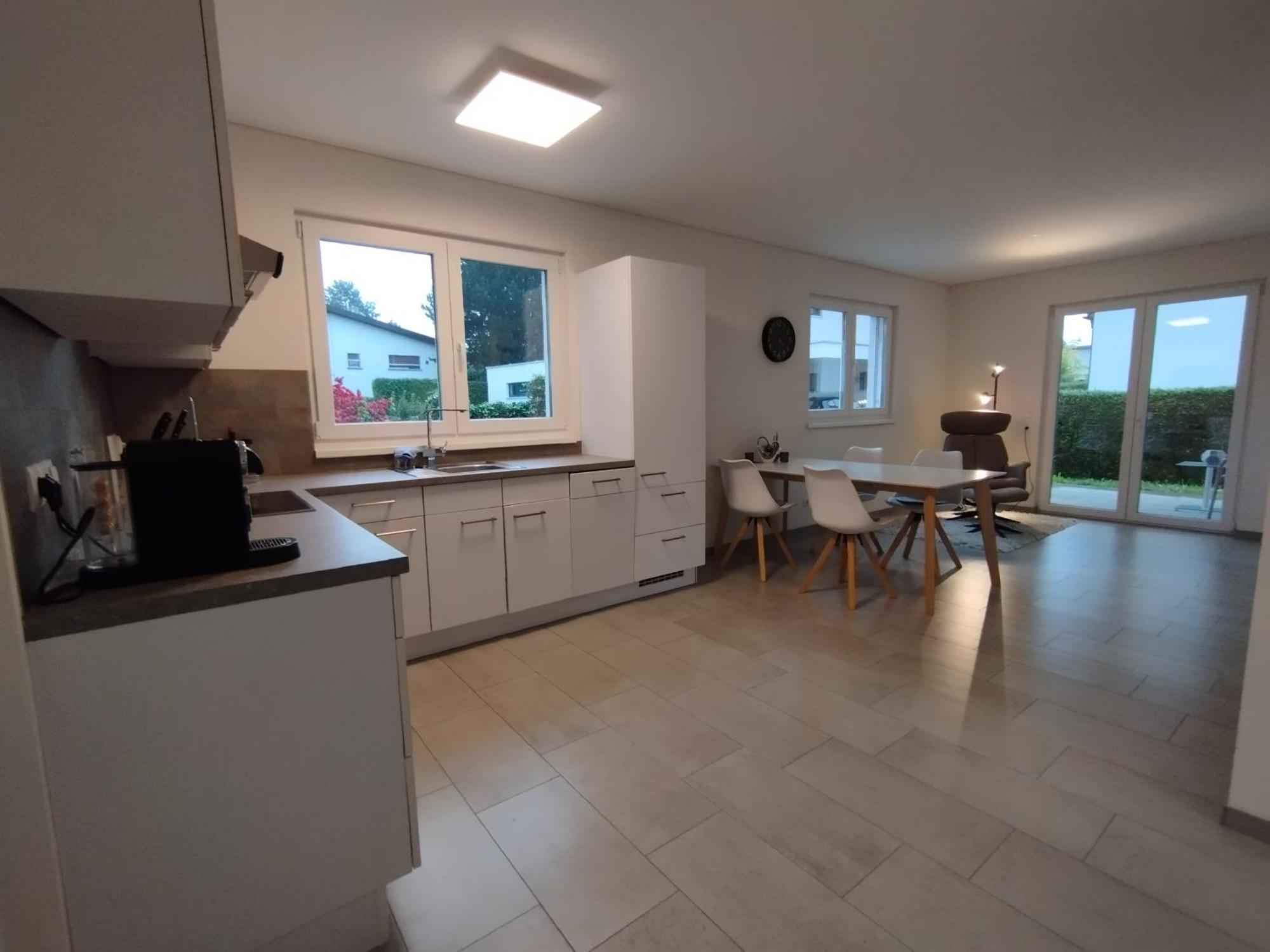 Crown Living Design Apartment - Gratis Parkplatz - Wlan - Kueche - Self Check-In Altach Buitenkant foto
