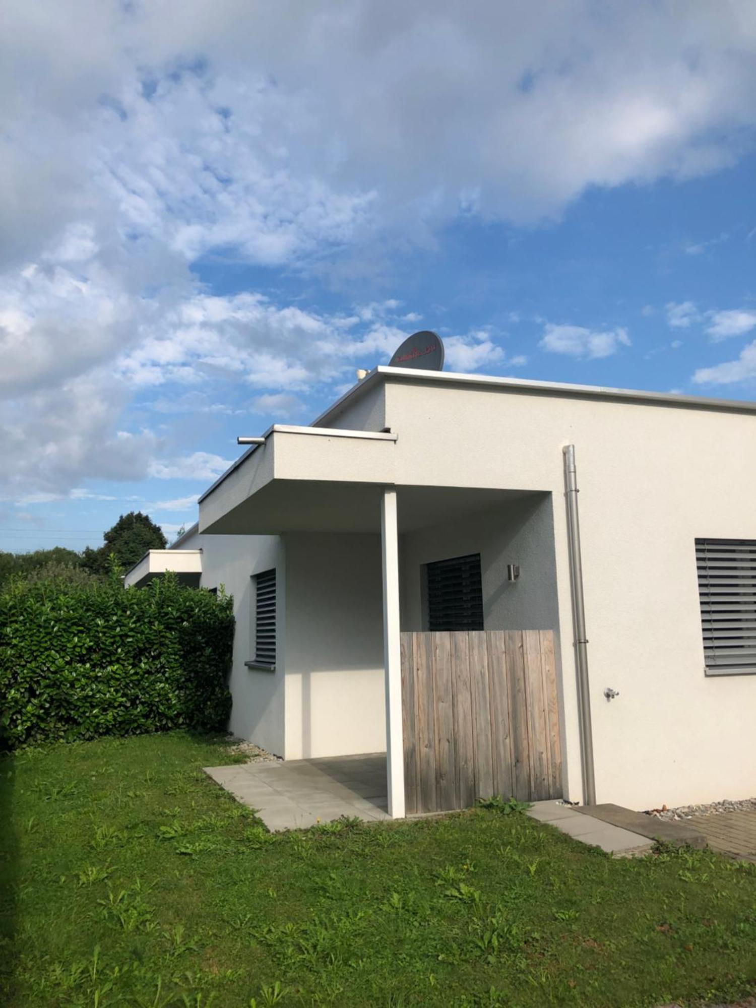 Crown Living Design Apartment - Gratis Parkplatz - Wlan - Kueche - Self Check-In Altach Buitenkant foto